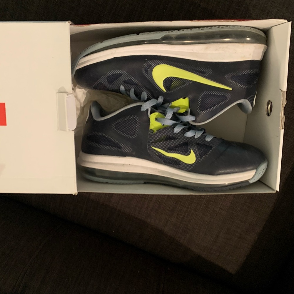 Men’s Lebron 9 low size 9